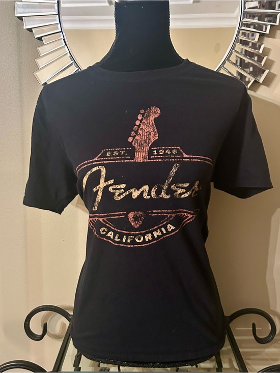 Fender Tops - Fender Black Short-Sleeve Tee with Metallic Gold Graphic